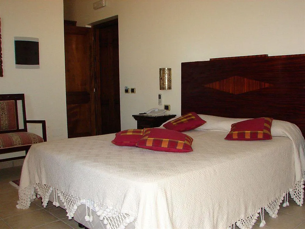 ***  Hotel Il Faro Della Guitgia Tommasino Лампедуза Италия