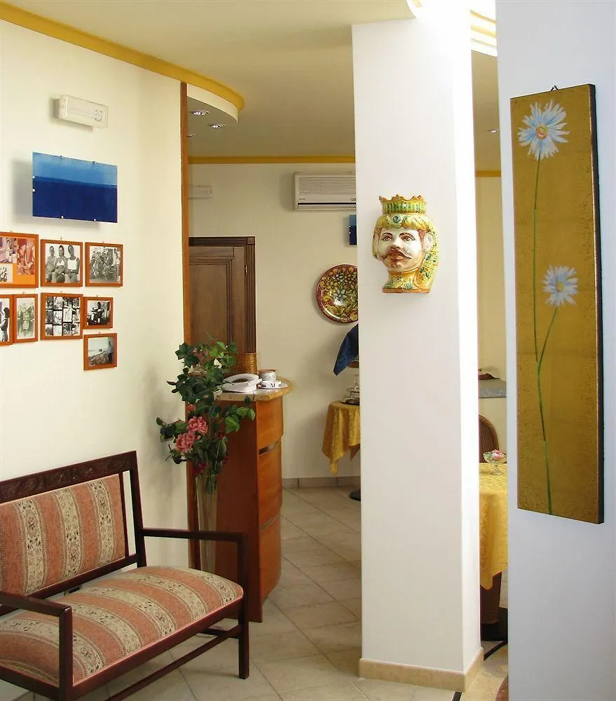 Hotel Il Faro Della Guitgia Tommasino Лампедуза 3*,