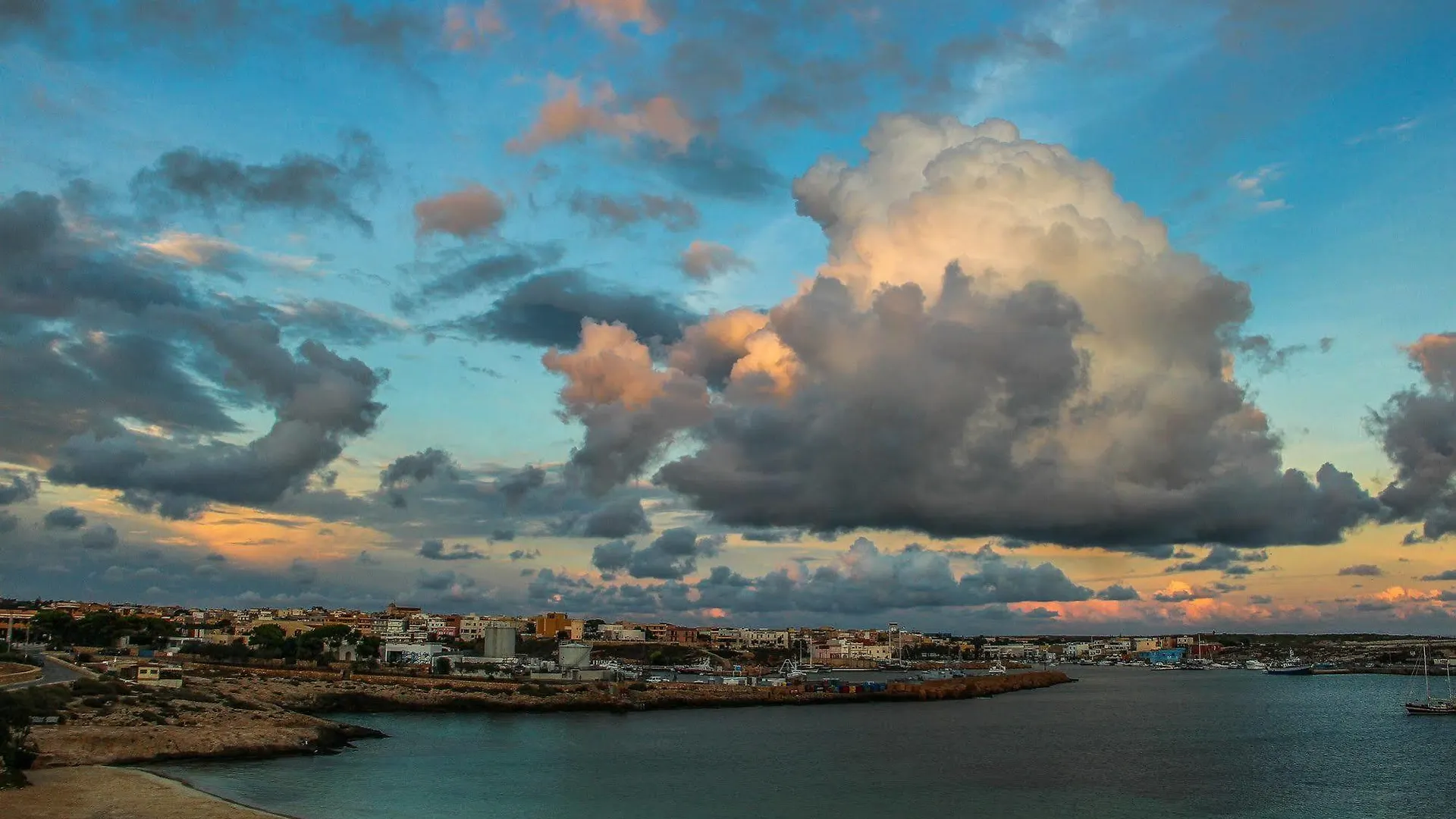 Hotel Il Faro Della Guitgia Tommasino Лампедуза