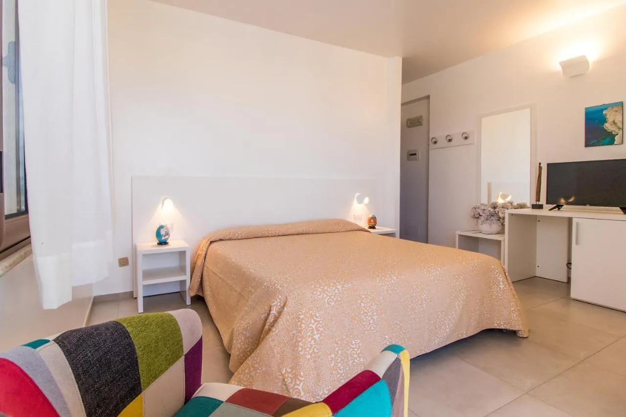 Hotel Il Faro Della Guitgia Tommasino Лампедуза